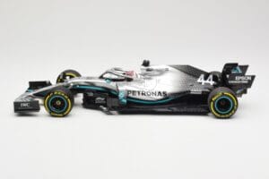 Mercedes AMG Petronas W10 #44 L. Hamilton Winner Chinese GP 2019 Minichamps 1:18 110190344 Kovina – slika 3 od 6