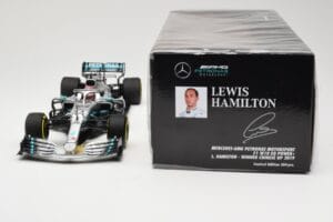 Mercedes AMG Petronas W10 #44 L. Hamilton Winner Chinese GP 2019 Minichamps 1:18 110190344 Kovina – slika 6 od 6