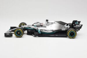 Mercedes AMG Petronas W10 #44 L. Hamilton F1 World Champion 2019 Minichamps 1:18 110190044 Kovina – slika 3 od 6