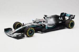Mercedes AMG Petronas W10 #44 L. Hamilton F1 World Champion 2019 Minichamps 1:18 110190044 Kovina