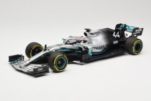 Mercedes AMG Petronas W10 #44 L. Hamilton F1 World Champion Dealer Edition 2019 Minichamps 1:18 B66960567 Kovina