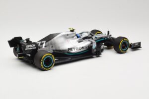 Mercedes AMG Petronas W10 #77 V. Bottas Winner USA GP 2019 Minichamps 1:18 110191877 Kovina – slika 2 od 6