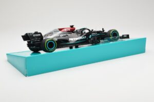 Mercedes AMG Petronas W12 E Performance #44 L. Hamilton Russian GP 2021 Minichamps 1:18 113211544 Kovina – slika 3 od 6