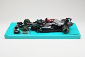 Mercedes AMG Petronas W12 E Performance #44 L. Hamilton Russian GP 2021 Minichamps 1:18 113211544 Kovina