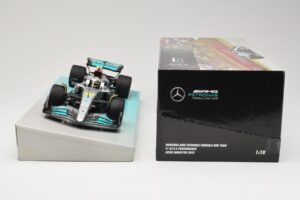 Mercedes AMG Petronas W13 E Performance #44 L. Hamilton 2022 Minichamps 1:18 113220044 Kovina – slika 6 od 6