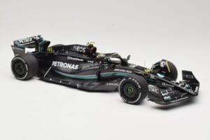 Mercedes AMG Petronas W14 E Performance #44 L. Hamilton Bahrain GP 2023 Minichamps 1:18 110230144 Kovina – slika 4 od 6