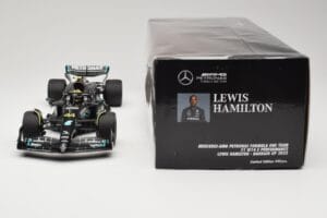 Mercedes AMG Petronas W14 E Performance #44 L. Hamilton Bahrain GP 2023 Minichamps 1:18 110230144 Kovina – slika 6 od 6