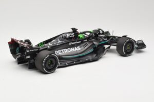 Mercedes AMG Petronas W14 E Performance #63 G. Russell Bahrain GP 2023 Minichamps 1:18 110230163 Kovina – slika 2 od 6