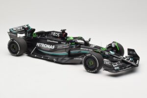 Mercedes AMG Petronas W14 E Performance #63 G. Russell Bahrain GP 2023 Minichamps 1:18 110230163 Kovina – slika 4 od 6