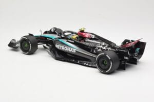 Mercedes AMG Petronas W15 E Performance #44 L. Hamilton 2024 Minichamps 1:18 110240144 Kovina – slika 3 od 6