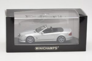 Mercedes AMG SL63 R230 Srebrna Minichamps 1:43 B66960018-R Kovina – slika 4 od 4
