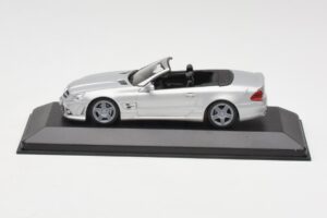 Mercedes AMG SL63 R230 Srebrna Minichamps 1:43 B66960018-R Kovina