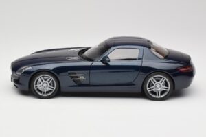 Mercedes SLS AMG C197 Blue Metallic Minichamps 1:18 180039021 Kovina – slika 4 od 8