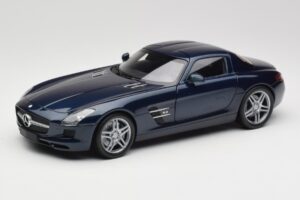Mercedes SLS AMG C197 Blue Metallic Minichamps 1:18 180039021 Kovina