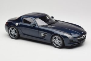 Mercedes SLS AMG C197 Blue Metallic Minichamps 1:18 180039021 Kovina – slika 6 od 8