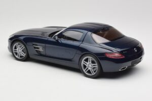 Mercedes SLS AMG C197 Blue Metallic Minichamps 1:18 180039021 Kovina – slika 7 od 8
