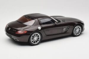 Mercedes AMG SLS C197 Brown Metallic Minichamps 1:18 100039028 Kovina – slika 3 od 8