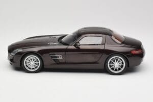 Mercedes AMG SLS C197 Brown Metallic Minichamps 1:18 100039028 Kovina – slika 4 od 8
