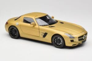 Mercedes AMG SLS C197 Zlata Minichamps 1:18 100039024 Kovina – slika 6 od 8
