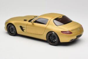 Mercedes AMG SLS C197 Zlata Minichamps 1:18 100039024 Kovina – slika 7 od 8