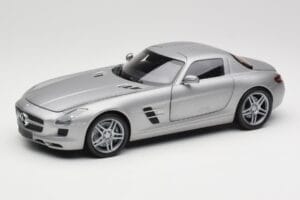 Mercedes AMG SLS C197 Grey Metallic Minichamps 1:18 100039025 Kovina