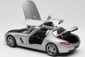 Mercedes AMG SLS C197 Grey Metallic Minichamps 1:18 100039025 Kovina – slika 5 od 8