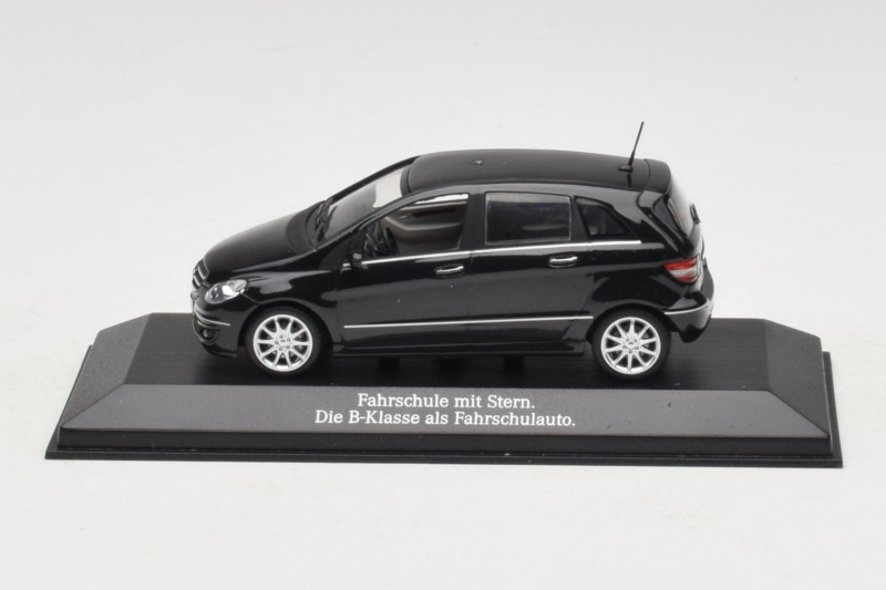 Mercedes B-Class W245 Avtošola Črna Minichamps 1:43 MB005 Kovina