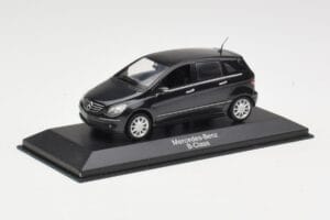 Mercedes B-Class W245 Cosmos Black Minichamps 1:43 B66962218 Kovina – slika 2 od 4