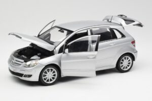Mercedes B-Class W245 Srebrna Kyosho 1:18 B66962326 Kovina – slika 2 od 8
