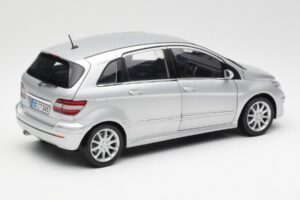 Mercedes B-Class W245 Srebrna Kyosho 1:18 B66962326 Kovina – slika 3 od 8