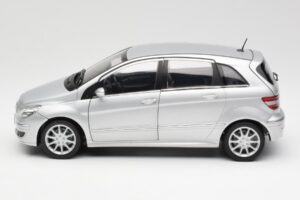 Mercedes B-Class W245 Srebrna Kyosho 1:18 B66962326 Kovina – slika 4 od 8
