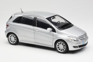 Mercedes B-Class W245 Srebrna Kyosho 1:18 B66962326 Kovina – slika 6 od 8
