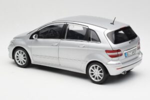 Mercedes B-Class W245 Srebrna Kyosho 1:18 B66962326 Kovina – slika 7 od 8