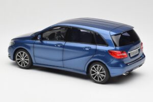 Mercedes B-Class W246 Lotus Modra Metalik Norev 1:18 B66961410 Kovina – slika 7 od 8