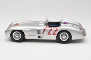 Mercedes 300 SLR W196S #722 S. Moss / D. Jenkinson Mille Miglia Winner 1955 Maisto 1:18 536887 Kovina – slika 4 od 8