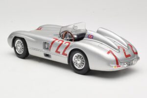 Mercedes 300 SLR W196S #722 S. Moss / D. Jenkinson Mille Miglia Winner 1955 Maisto 1:18 536887 Kovina – slika 7 od 8