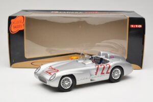 Mercedes 300 SLR W196S #722 S. Moss / D. Jenkinson Mille Miglia Winner 1955 Maisto 1:18 536887 Kovina – slika 8 od 8