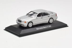 Mercedes C 200 W202 Iridium Silver Minichamps 1:43 B66040488 Kovina – slika 2 od 4