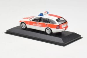 Mercedes C-Class S203 Notarzt Minichamps 1:43 430030190 Kovina – slika 3 od 4