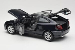 Mercedes C-Class Sports Coupe CL203 Moder Maisto 1:18 B66962124 Kovina – slika 5 od 8