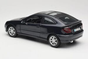 Mercedes C-Class Sports Coupe CL203 Moder Maisto 1:18 B66962124 Kovina – slika 7 od 8