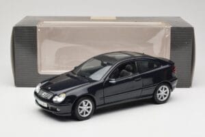 Mercedes C-Class Sports Coupe CL203 Moder Maisto 1:18 B66962124 Kovina – slika 8 od 8