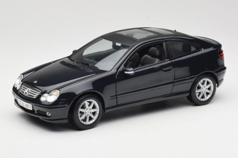 Mercedes C-Class Sports Coupe CL203 Moder Maisto 1:18 B66962124 Kovina