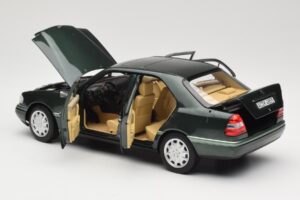Mercedes C-Class W202 Malachite Green Norev 1:18 183372 Kovina – slika 3 od 8