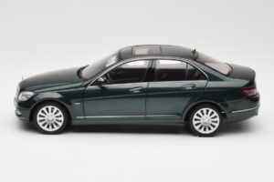 Mercedes C-Class W204 Avantgarde Temnozelena AUTOart 1:18 B66962366 Kovina – slika 4 od 8