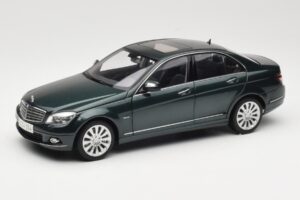 Mercedes C-Class W204 Avantgarde Temnozelena AUTOart 1:18 B66962366 Kovina