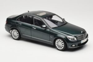 Mercedes C-Class W204 Avantgarde Temnozelena AUTOart 1:18 B66962366 Kovina – slika 6 od 8