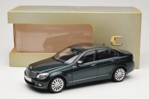Mercedes C-Class W204 Avantgarde Temnozelena AUTOart 1:18 B66962366 Kovina – slika 8 od 8
