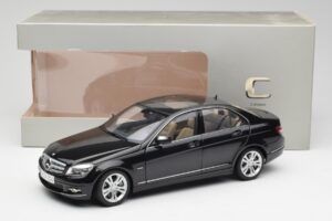 Mercedes C-Class W204 Avantgarde Obsidian Črn AUTOart 1:18 76264-R1 Kovina – slika 8 od 8