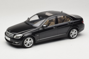 Mercedes C-Class W204 Obsidian Black AUTOart 1:18 B66962367 Kovina